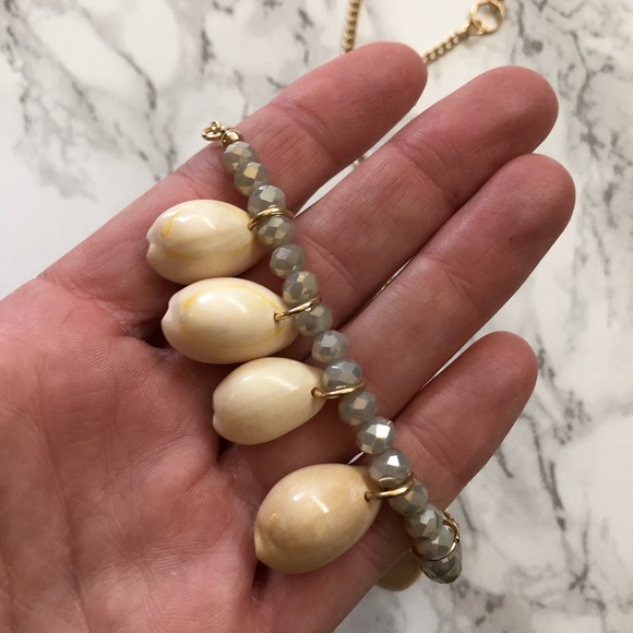 Super Cute Shell Necklace - Picture 7 of 8